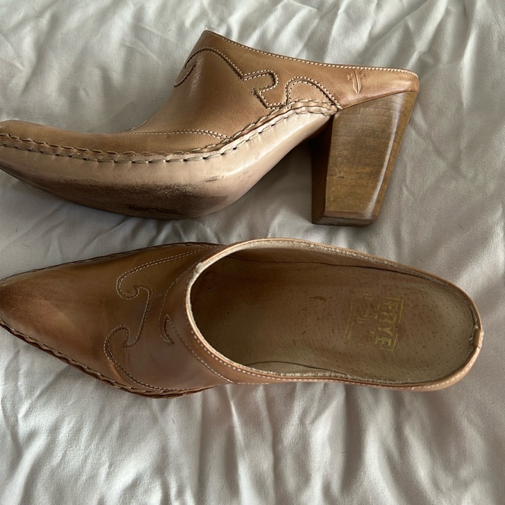 Frye Phoenix vintage mules 3 1/2 heel